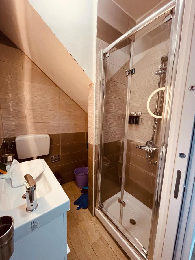 شقة Sabry House نابولي المظهر الخارجي الصورة